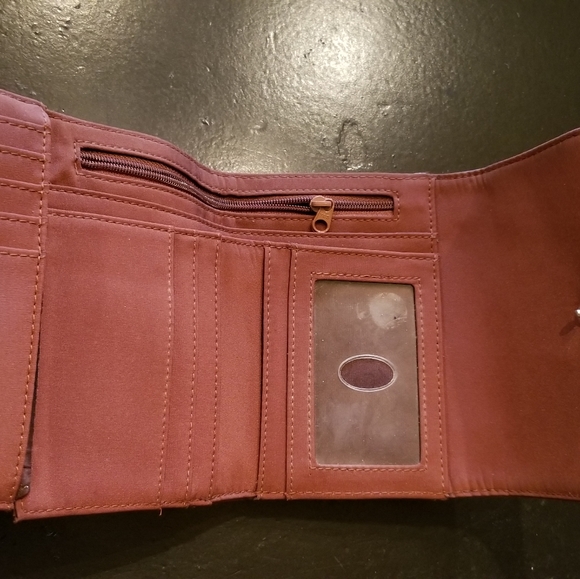 Liz Claiborne Wallet - Picture 4 of 4